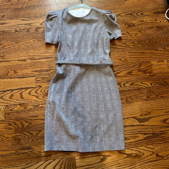 Express plaid puff sleeve belted sheath dress - Picture 2 of 6